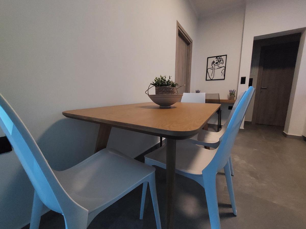 Christellie Luxury Apartment Кіатон Екстер'єр фото