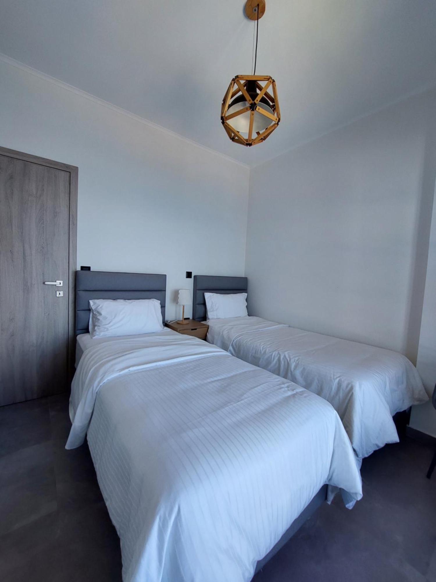 Christellie Luxury Apartment Кіатон Екстер'єр фото