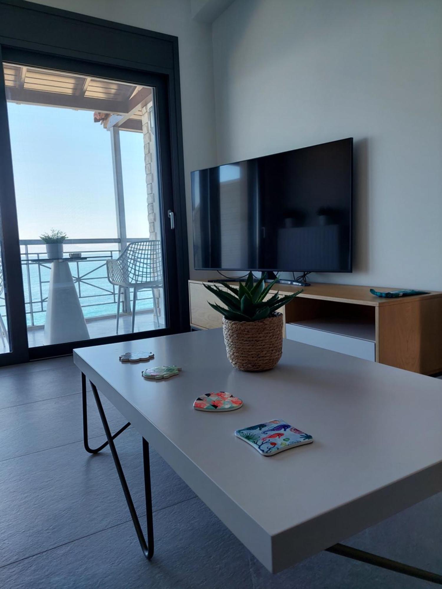 Christellie Luxury Apartment Кіатон Екстер'єр фото