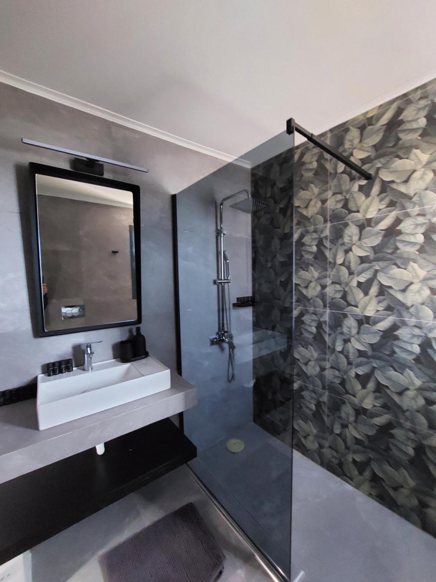 Christellie Luxury Apartment Кіатон Екстер'єр фото