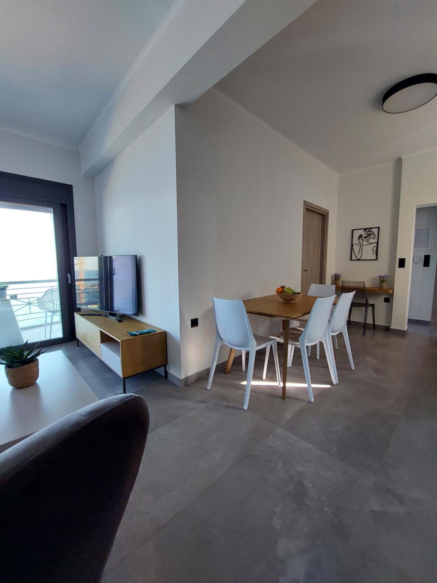 Christellie Luxury Apartment Кіатон Екстер'єр фото